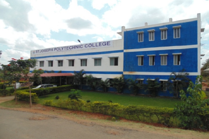 https://cache.careers360.mobi/media/colleges/social-media/media-gallery/11828/2019/4/2/Campus view of St Joseph Polytechnic College Coimbatore_Campus-View.jpg